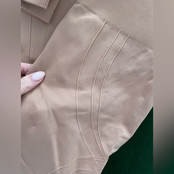 Fabletics Workout Set - Picture 2 of 4